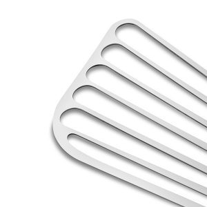 Zoom sur la lame de la pelle à omelette de la marque Fischer